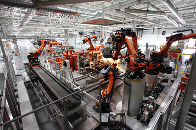 探访上海大众宁波工厂与嘉定碰撞中心 计算机技术驱动下的汽车智造与安全革新